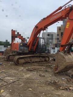 工厂低价处理日立挖掘机 建筑工程机械制造的经济选择